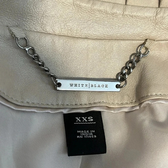 WHITEHOUSEBLACKMARKET NWOT Cream Leather Blazer Pearl Frill Detail, Size XXS/S - Picture 9 of 9